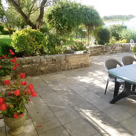 Familial Avec Terrasse, Garage Et Jardin Clos A - Fr-1-611-35 * Pont-la-Ville